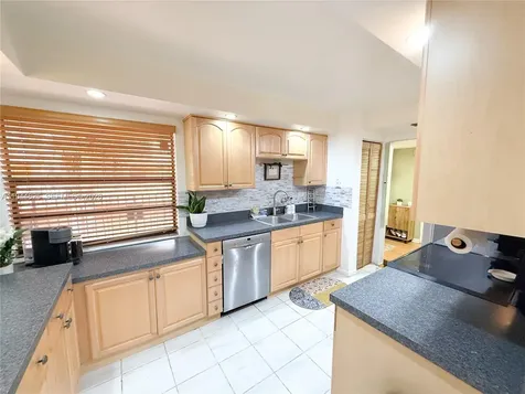 450 Commodore Drive Plantation FL 33325