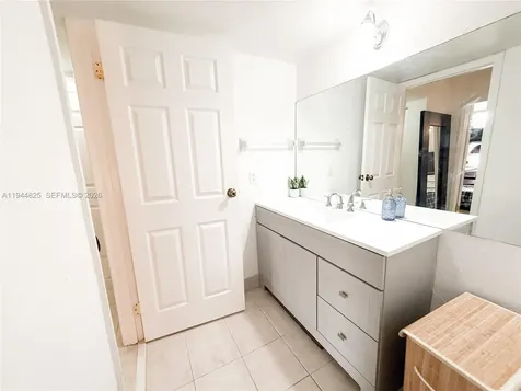 450 Commodore Drive Plantation FL 33325