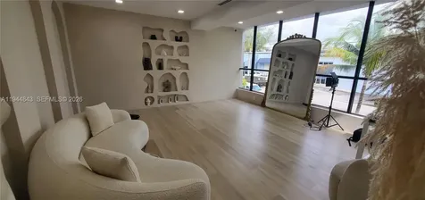 2100 NW 93rd Avenue Doral FL 33172