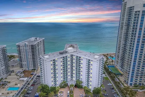 3001 S Ocean Drive Hollywood FL 33019