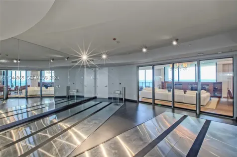 18555 Collins Avenue Sunny Isles Beach FL 33160