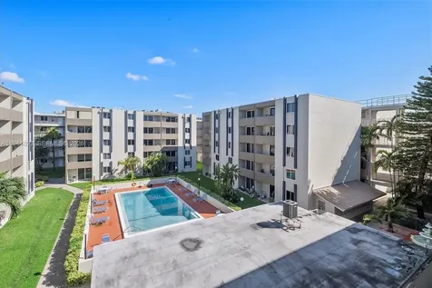 10090 NW 80th Court Hialeah Gardens FL 33016