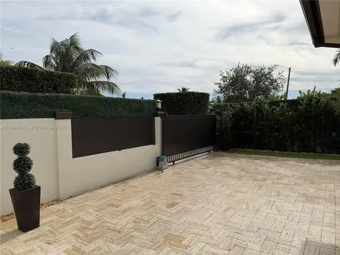 Miami FL 33165