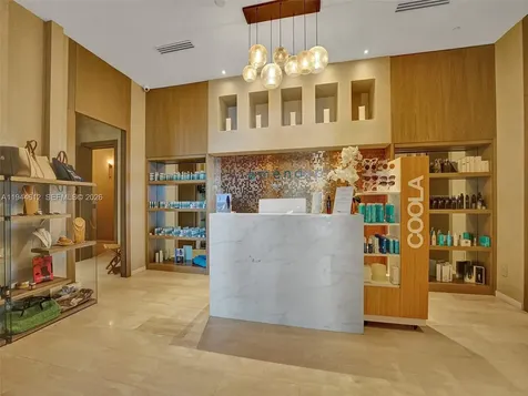 4111 S Ocean Drive Hollywood FL 33019