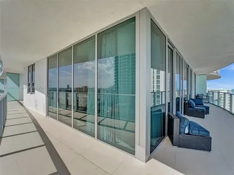 4111 S Ocean Drive Hollywood FL 33019