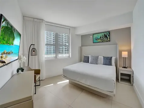 4111 S Ocean Drive Hollywood FL 33019