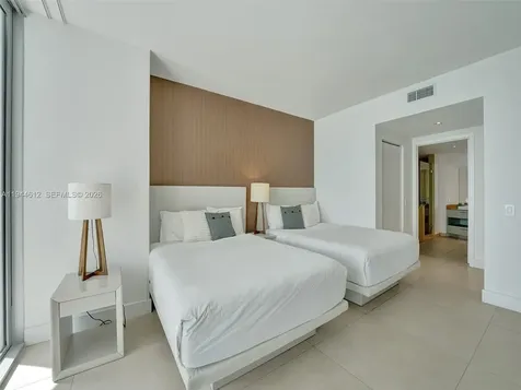 4111 S Ocean Drive Hollywood FL 33019