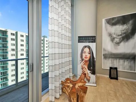4111 S Ocean Drive Hollywood FL 33019
