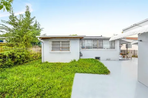943 SW 9th Avenue Miami FL 33130