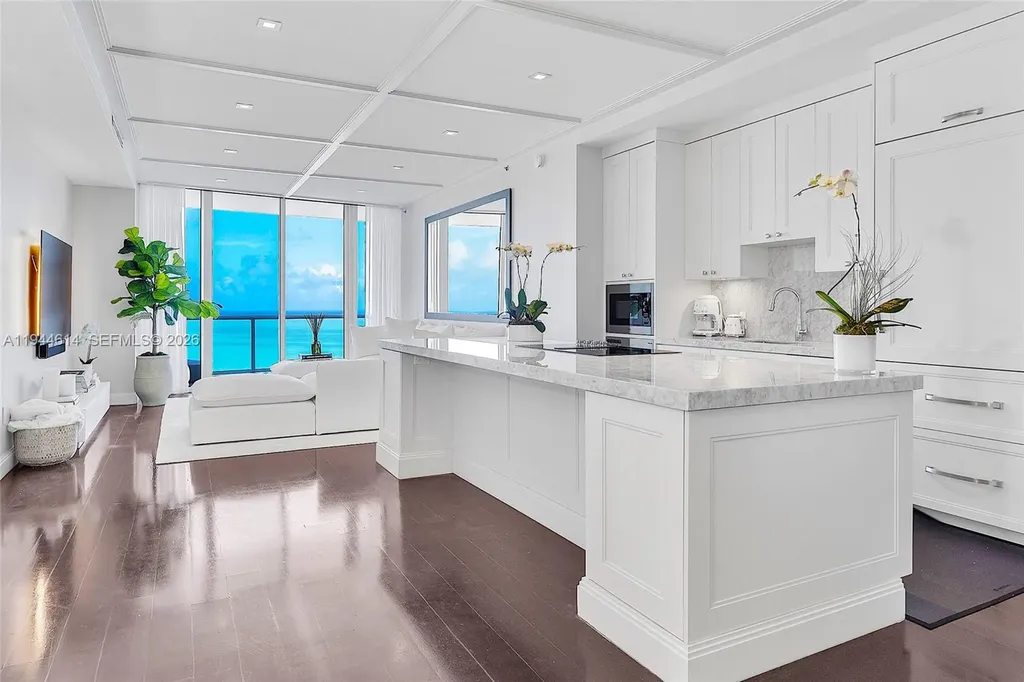100 S Pointe Drive Miami Beach FL 33139