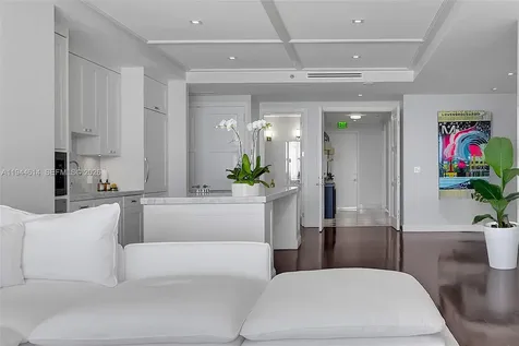 100 S Pointe Drive Miami Beach FL 33139