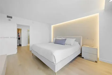20505 E Country Club Drive Aventura FL 33180