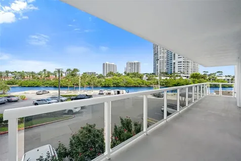 20505 E Country Club Drive Aventura FL 33180