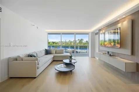 20505 E Country Club Drive Aventura FL 33180