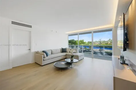 20505 E Country Club Drive Aventura FL 33180