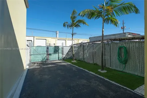 2325 NW 30th Street Oakland Park FL 33311