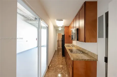 2325 NW 30th Street Oakland Park FL 33311