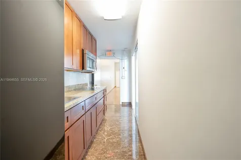 2325 NW 30th Street Oakland Park FL 33311