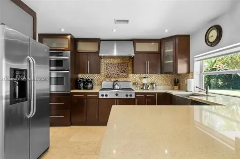 6411 SW 185th Way Weston FL 33332