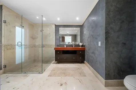6411 SW 185th Way Weston FL 33332