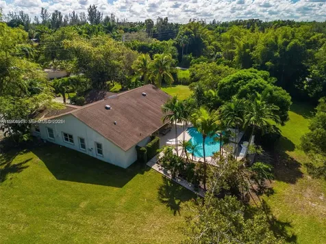 6411 SW 185th Way Weston FL 33332