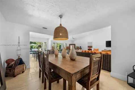 6411 SW 185th Way Weston FL 33332