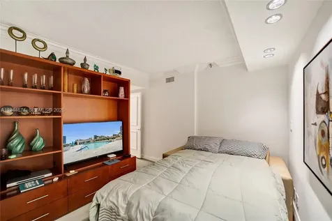 19667 Turnberry Way Aventura FL 33180