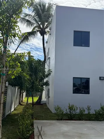 Miami FL 33142