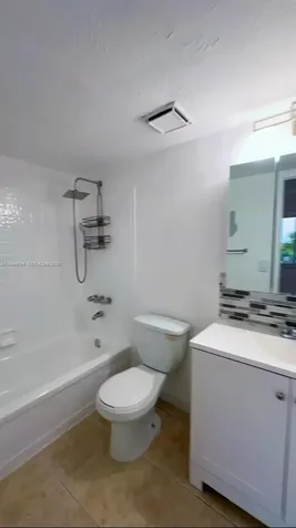 984 W 40th Street Hialeah FL 33012