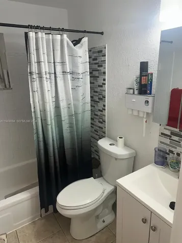 984 W 40th Street Hialeah FL 33012