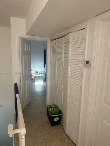 984 W 40th Street Hialeah FL 33012