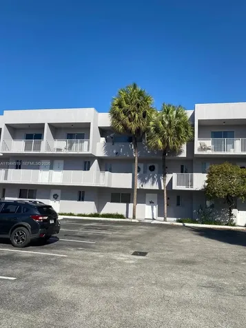 2690 W 76th Street Hialeah FL 33016