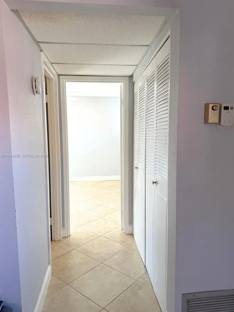 566 Saxony L Delray Beach FL 33446