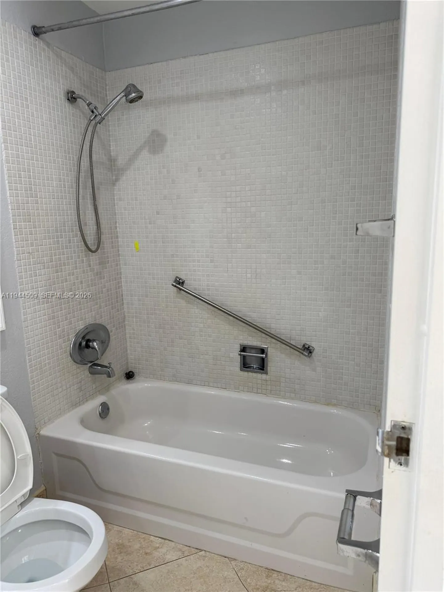 566 Saxony L Delray Beach FL 33446