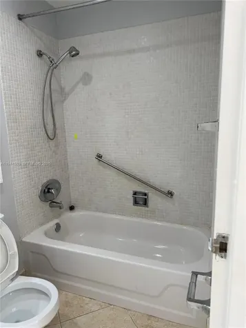 566 Saxony L Delray Beach FL 33446