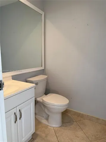 566 Saxony L Delray Beach FL 33446