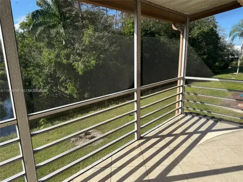 566 Saxony L Delray Beach FL 33446