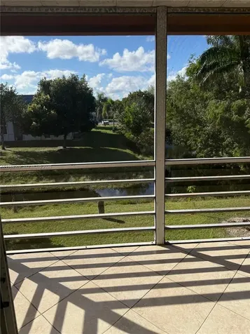 566 Saxony L Delray Beach FL 33446