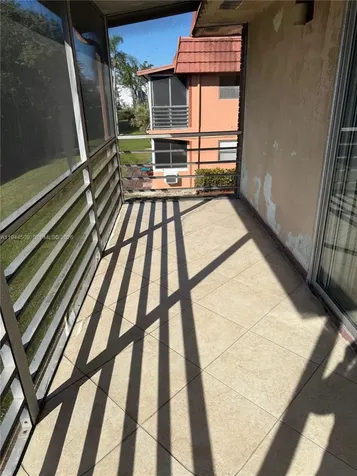 566 Saxony L Delray Beach FL 33446