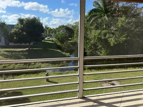 566 Saxony L Delray Beach FL 33446