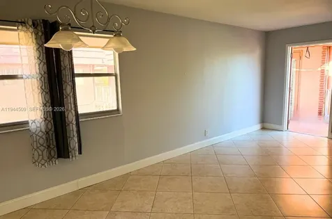 566 Saxony L Delray Beach FL 33446