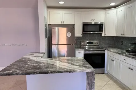 566 Saxony L Delray Beach FL 33446
