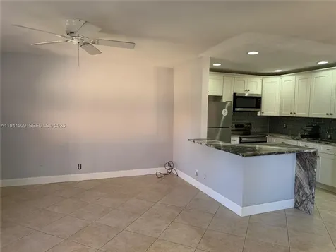 566 Saxony L Delray Beach FL 33446