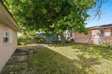 5401 SW 20th Street West Park FL 33023