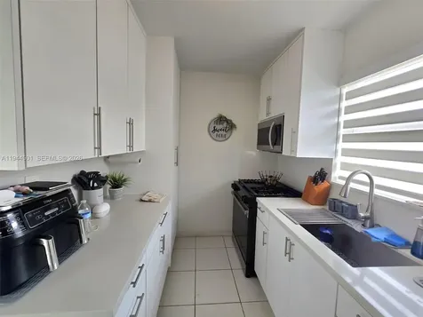1265 W 24th Street Hialeah FL 33010