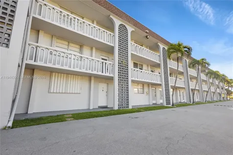 400 SE 10th Street Deerfield Beach FL 33441