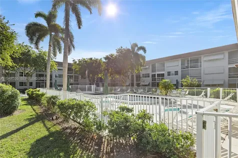 400 SE 10th Street Deerfield Beach FL 33441