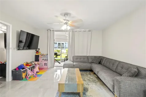400 SE 10th Street Deerfield Beach FL 33441
