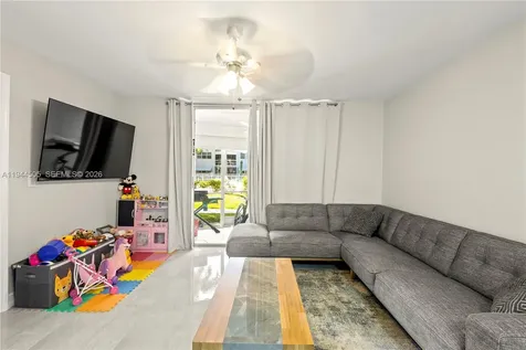 400 SE 10th Street Deerfield Beach FL 33441