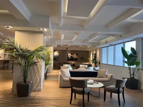 100 Lincoln Road Miami Beach FL 33139
